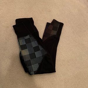 NWOT Athleta Black Reflective Capri Leggings XS